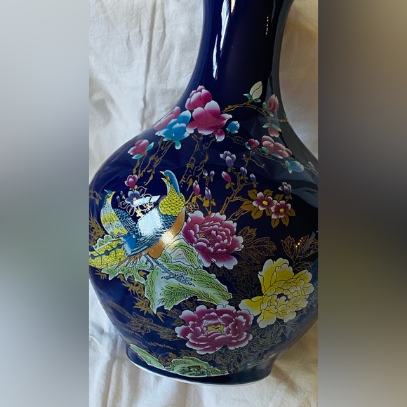NWT Exotic Orient Style Vase Adorned w/Graceful Birds & Orchids- Pottery Picture - Picture 4 of 16